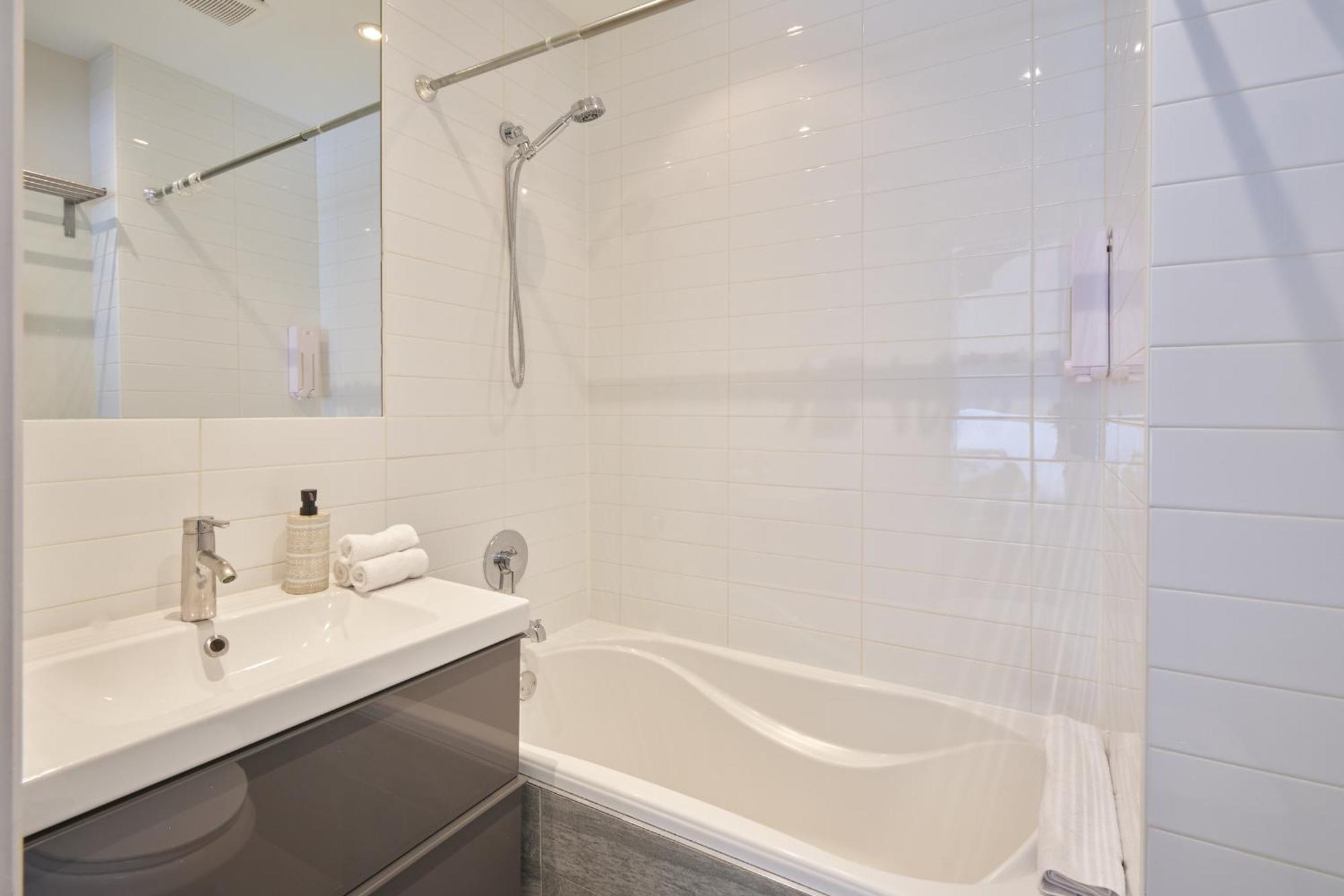 Mtlvacationrentals - The Fabfour * Montréal